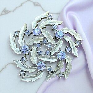 Vintage 1960s Brooch Brushed Silver Tone Lavender Purple Rhinestone 1.75" Pin